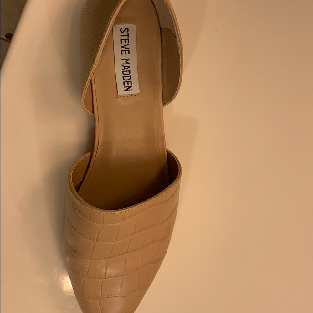 Steve Madden Nude flats